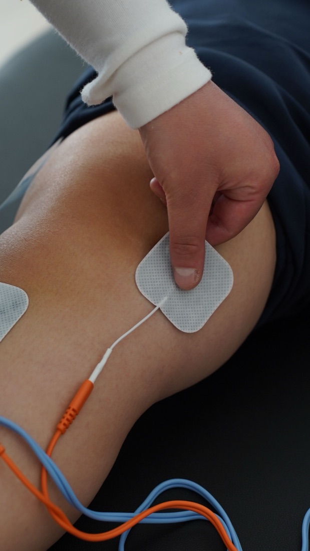 Elektroterapia kolana w ramach rehabilitacji pooperacyjnej w Rybniku